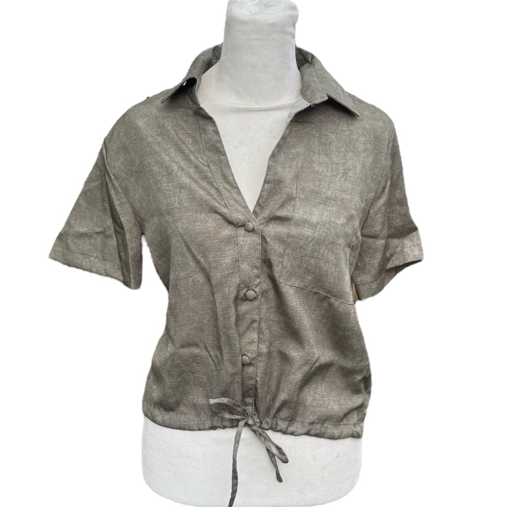 Style Envy Green Gray Button Up Ribbon Tie Lightweight Comfy Collar Crop Blouse